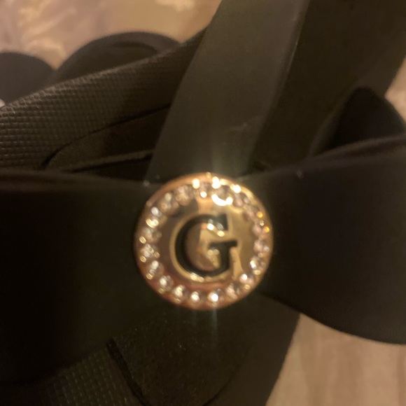 Two pairs of black sandals in size 5. Guess and SO. - Picture 7 of 8